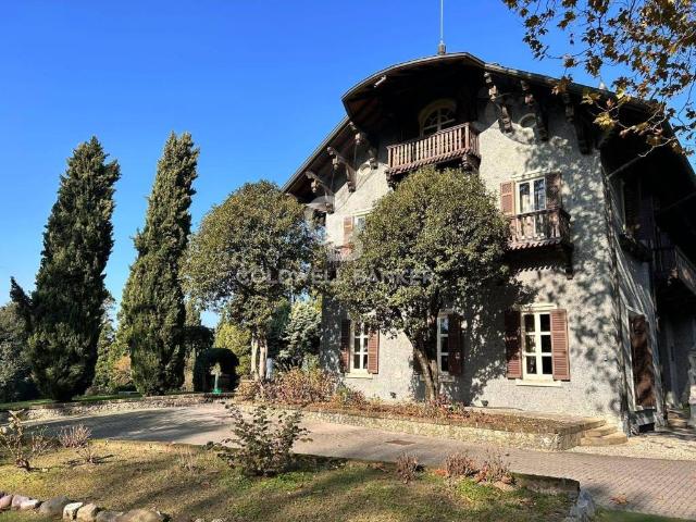 Villa Indipendente in vendita a Montesiro, Besana In Brianza
