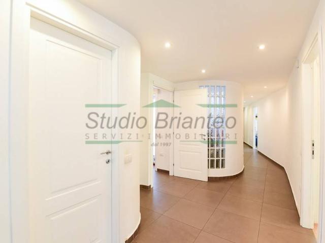 Villa Indipendente in vendita a Valle Guidino, Besana In Brianza