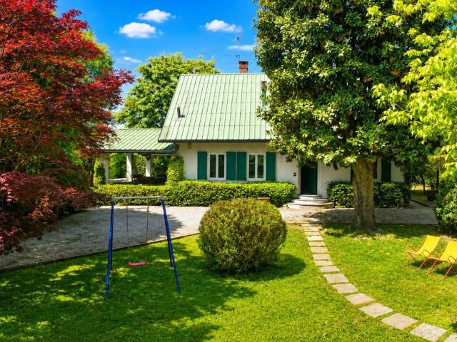 Villa Indipendente in vendita a Naresso, Besana In Brianza