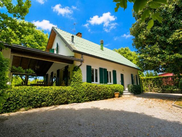 Villa Indipendente in vendita a Naresso, Besana In Brianza