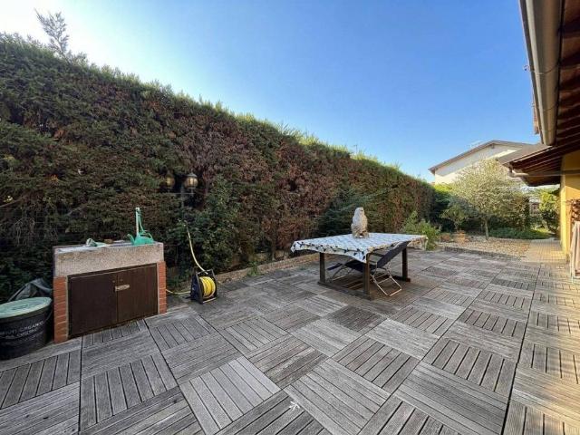 Villa Indipendente in vendita a Besate, Milano