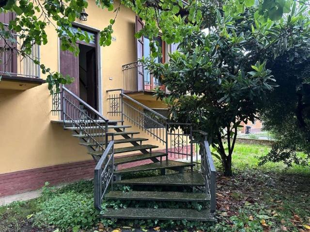 Villa Indipendente in vendita a Besenzone, Reggio Emilia
