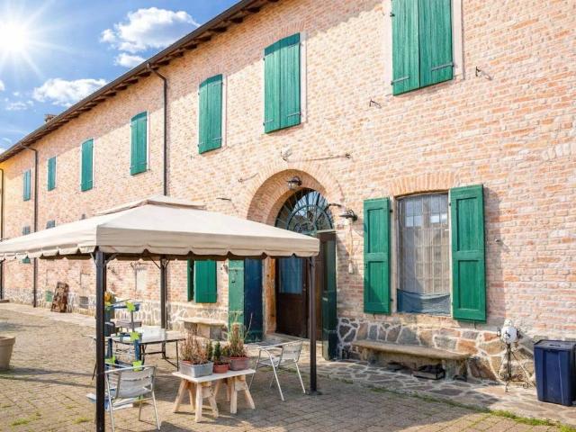 Villa Indipendente in vendita a Besenzone, Reggio Emilia