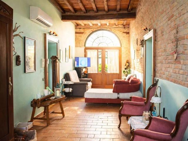 Villa Indipendente in vendita a Besenzone, Reggio Emilia