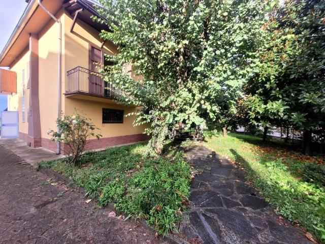 Villa Indipendente in vendita a Besenzone, Reggio Emilia