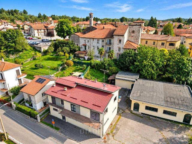 Villa Indipendente in vendita a Buzzano, Besnate