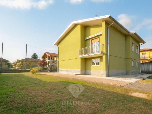 Villa Indipendente in vendita a Besnate, Lombardia
