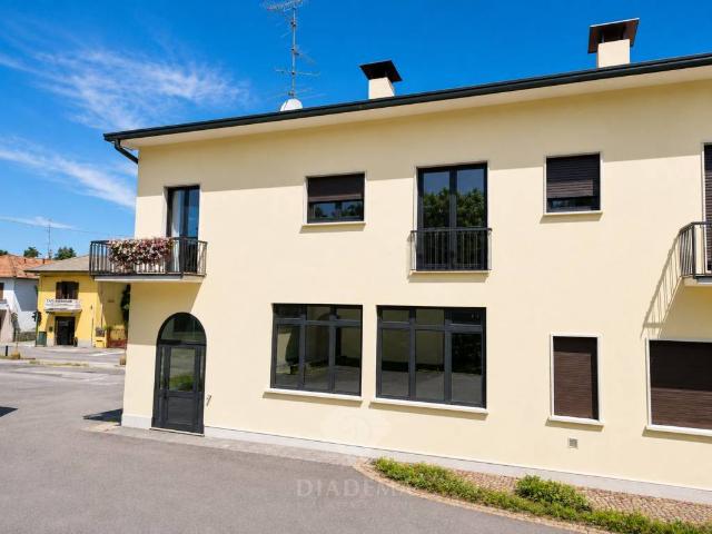 Villa Indipendente in vendita a Besnate, Lombardia