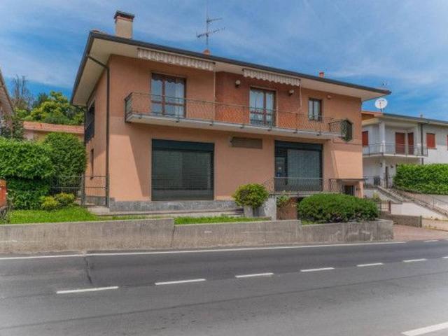 Villa Indipendente in vendita a Bogno, Besozzo