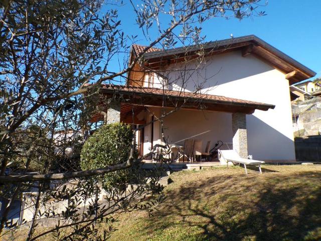 Villa Indipendente in vendita a Bogno, Besozzo