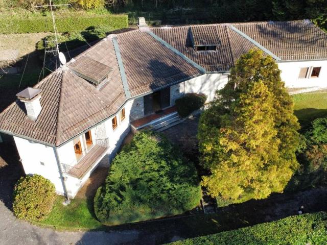 Villa Indipendente in vendita a Unione dei comuni del Medio Verbano, Besozzo