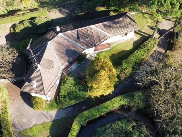 Villa Indipendente in vendita a Unione dei comuni del Medio Verbano, Besozzo