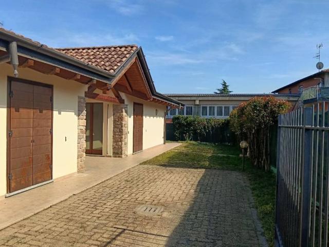 Villa Indipendente in vendita a Beverina, Besozzo