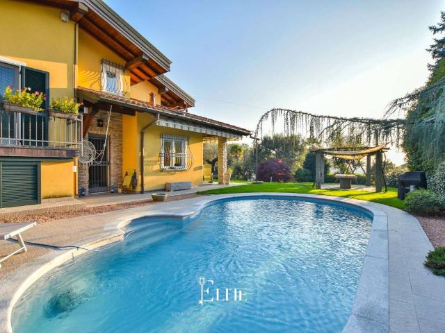 Villa Indipendente in vendita a Cardana, Besozzo