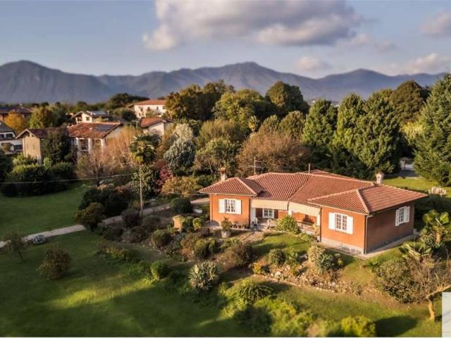Villa Indipendente in vendita a Bogno, Besozzo