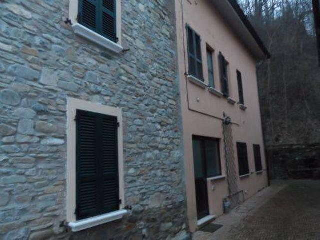 Villa Indipendente in vendita a Bettola, Reggio Emilia