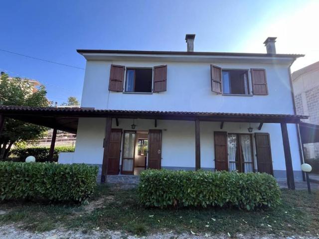 Villa Indipendente in vendita a Cortelletta, Bettola