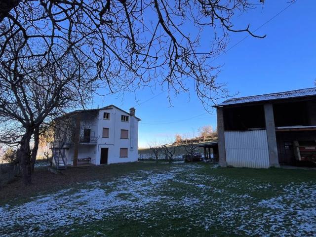 Villa Indipendente in vendita a Bettola, Reggio Emilia