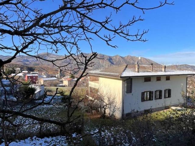 Villa Indipendente in vendita a Bettola, Reggio Emilia