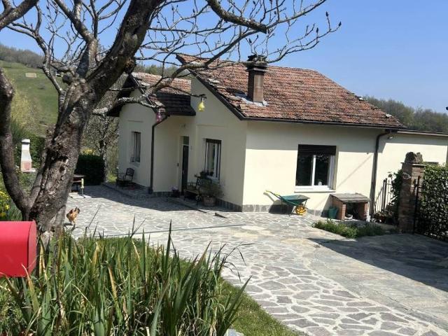 Villa Indipendente in vendita a Bettola, Reggio Emilia