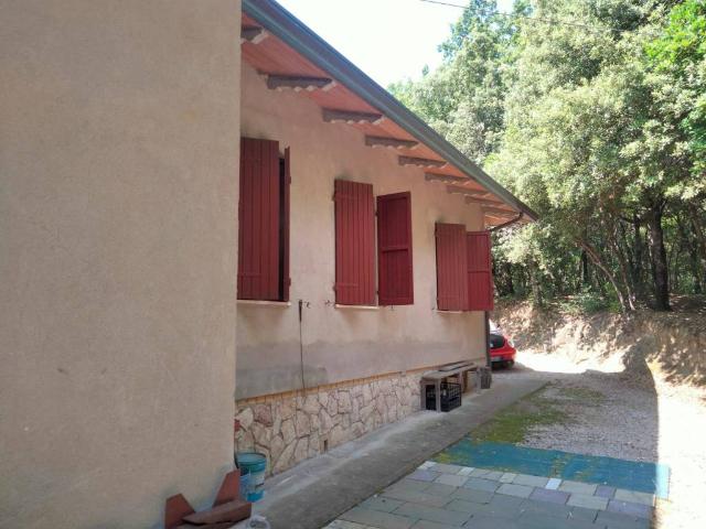 Villa Indipendente in vendita a Bettona, Umbria