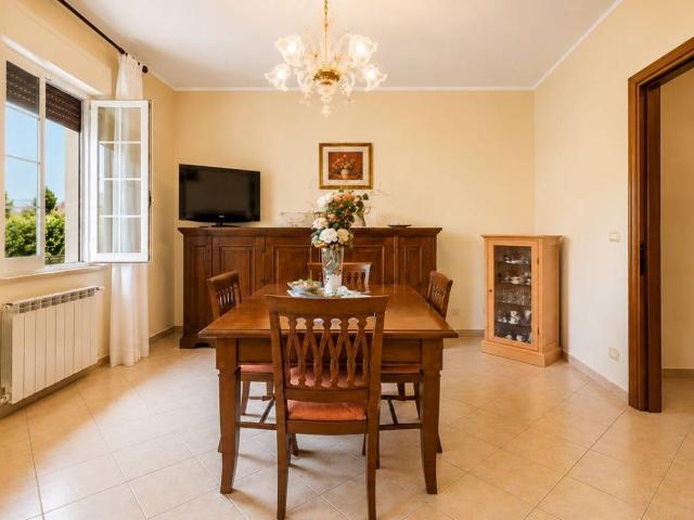 Villa Indipendente in vendita a Bettona, Umbria