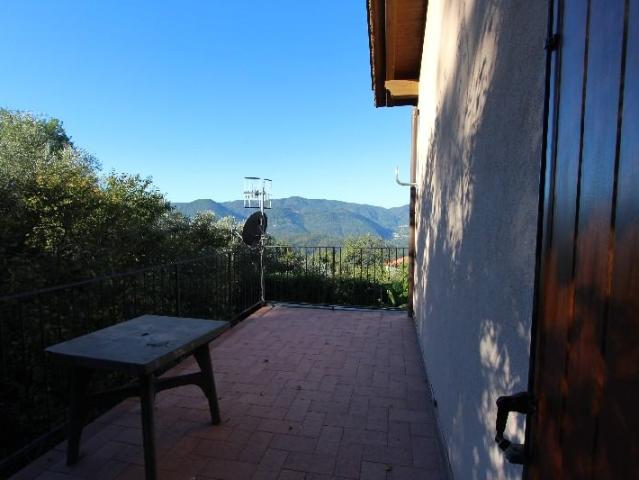 Villa Indipendente in vendita a Rivarolo, Genova