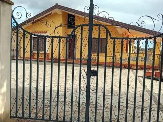 Villa Indipendente in vendita a Biancavilla, Sicilia