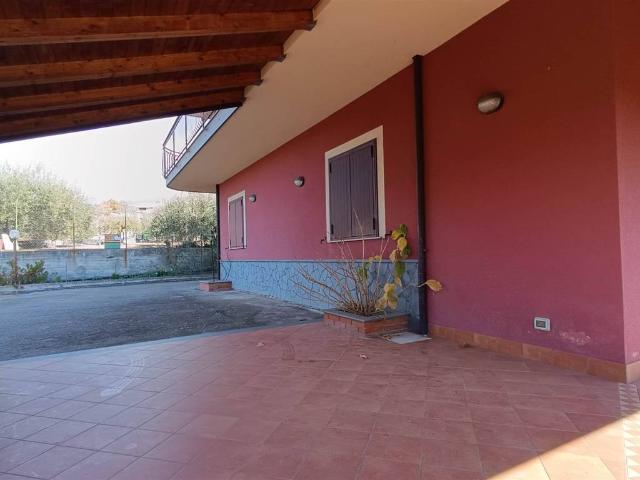 Villa Indipendente in vendita a Biancavilla, Catania