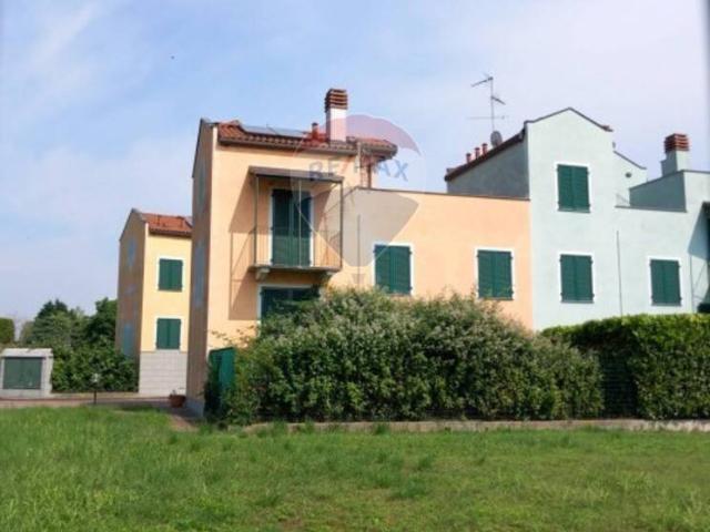 Villa Indipendente in vendita a Piemonte, Novara