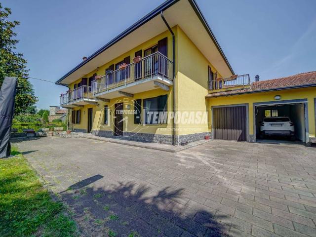 Villa Indipendente in vendita a Biandronno, Lombardia
