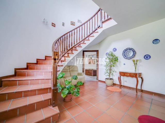 Villa Indipendente in vendita a Biandronno, Varese