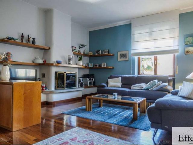 Villa Indipendente in vendita a Biandronno, Lombardia