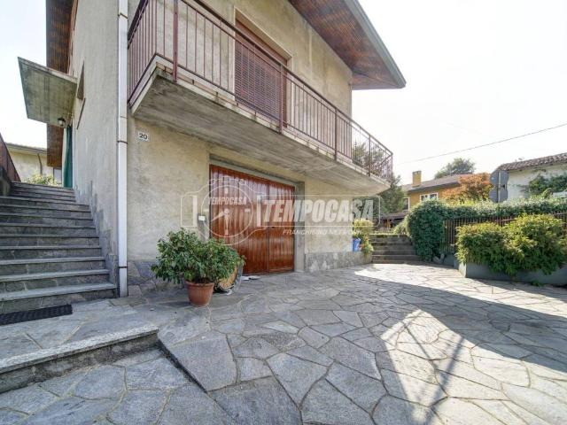 Villa Indipendente in vendita a Cassinetta, Biandronno