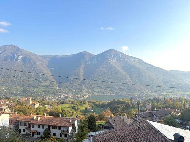 Villa Indipendente in vendita a Bianzano, Lombardia