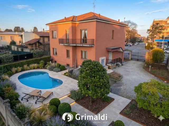 Villa Indipendente in vendita a Biassono, Lombardia