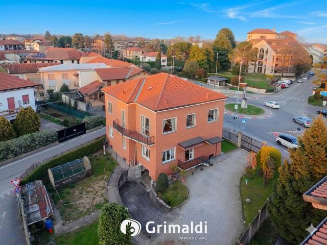 Villa Indipendente in vendita a Biassono, Lombardia