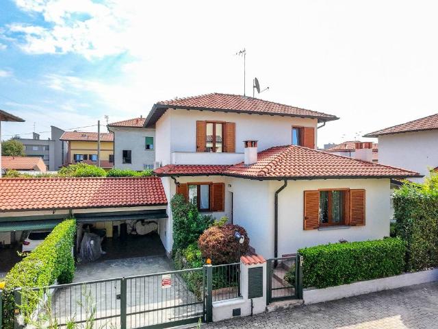 Villa Indipendente in vendita a Biassono, Lombardia