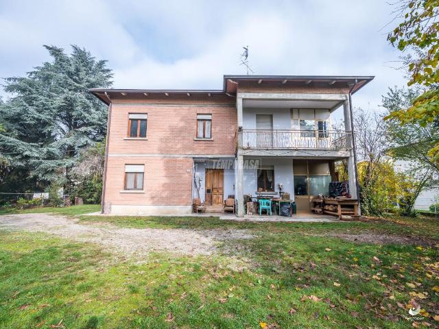 Villa Indipendente in vendita a Val d’Enza, Re