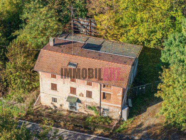 Villa Indipendente in vendita a Val d’Enza, Re