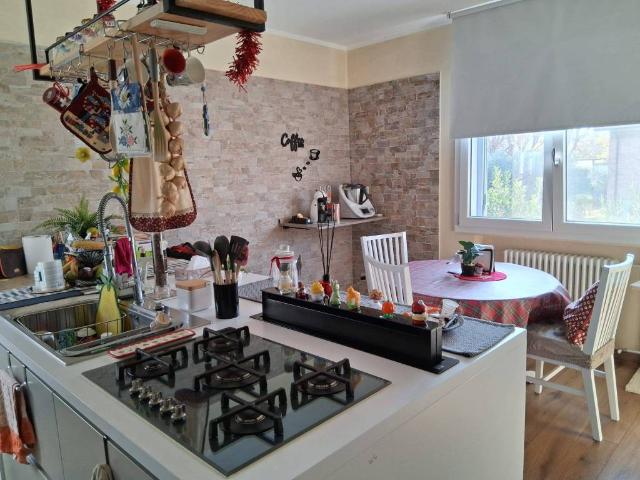 Villa Indipendente in vendita a Val d’Enza, Re