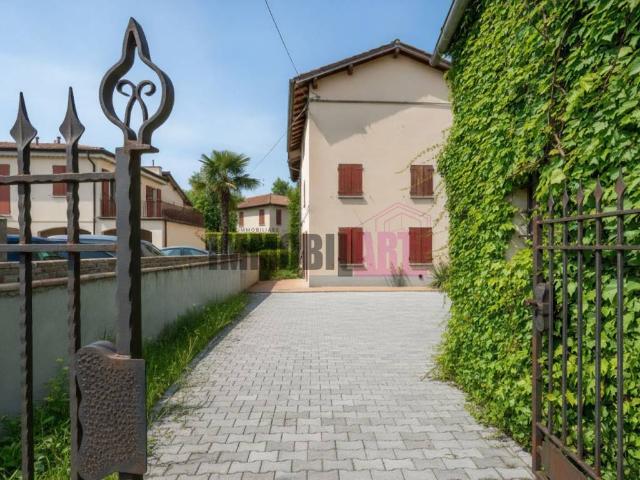 Villa Indipendente in vendita a Val d’Enza, Re