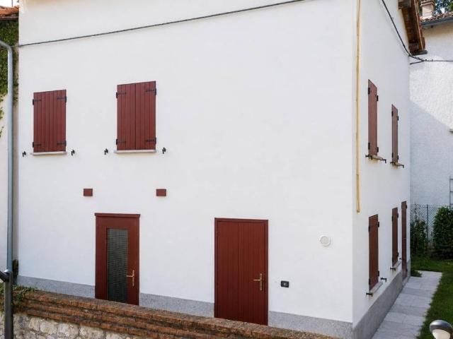 Villa Indipendente in vendita a Val d’Enza, Re