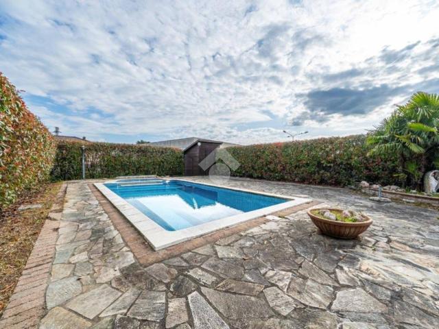 Villa Indipendente in vendita a Val d’Enza, Re