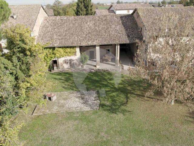 Villa Indipendente in vendita a Val d’Enza, Re