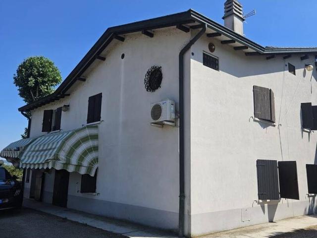 Villa Indipendente in vendita a Val d’Enza, Re