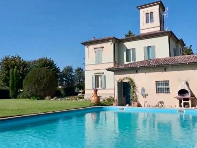 Villa Indipendente in vendita a Val d’Enza, Re