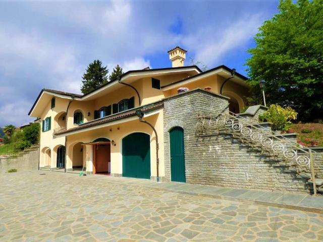 Villa Indipendente in vendita a Famolasco, Piemonte