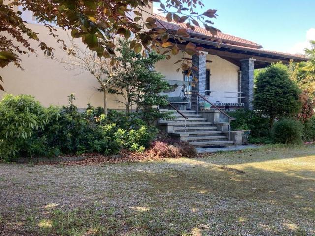 Villa Indipendente in vendita a Famolasco, Piemonte