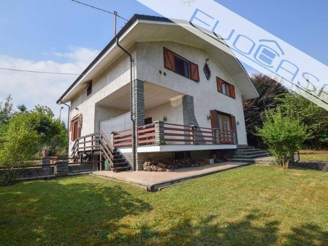 Villa Indipendente in vendita a Famolasco, Piemonte
